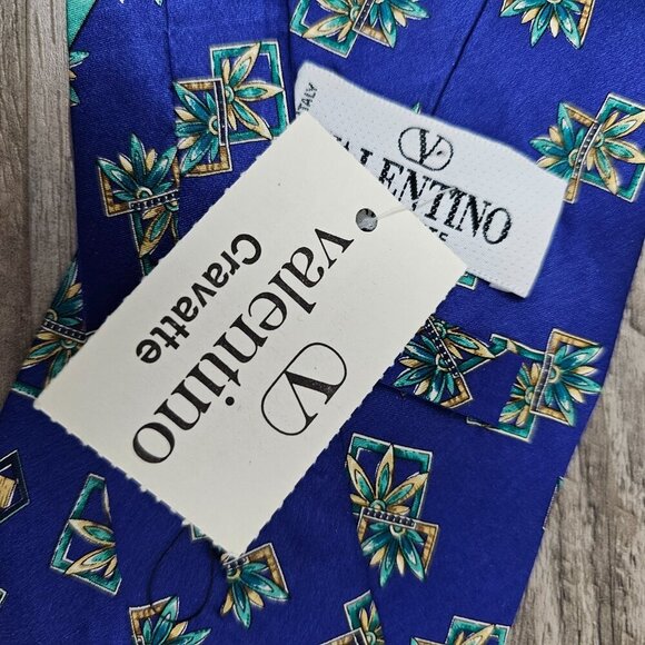 Valentino Cravatte New Men's Tie 100% Silk Italian Made Printed Long Necktie - Picture 8 of 8